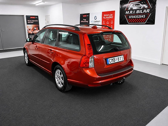 Volvo V50 4 of 17