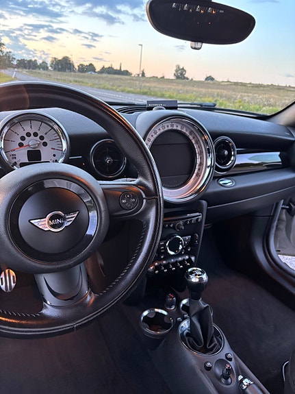 MINI Cooper S 7 of 10