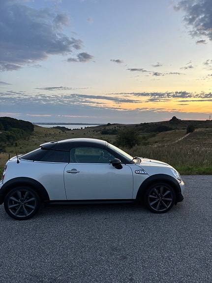 MINI Cooper S 5 of 10