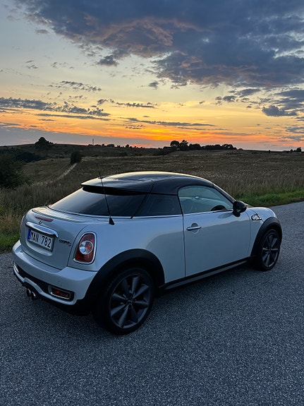 MINI Cooper S 2 of 10