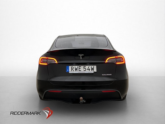 Tesla Model Y 7 of 30