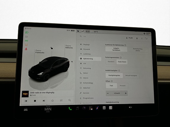 Tesla Model Y 24 of 30