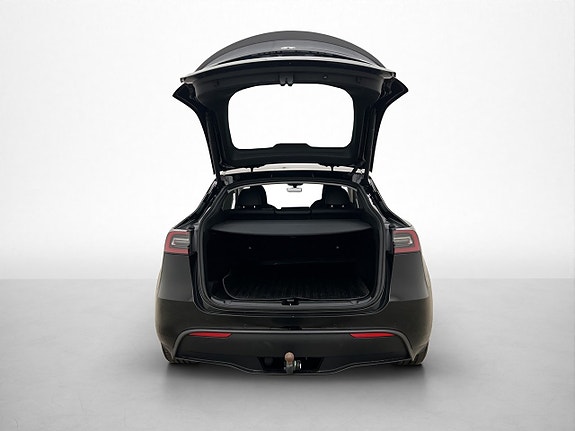 Tesla Model Y 30 of 30