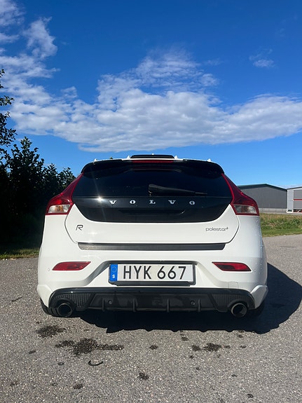 Volvo V40 4 of 19