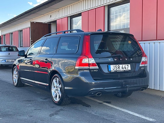 Volvo V70 4 of 30