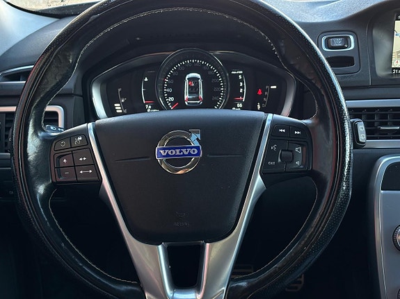 Volvo V70 12 of 30