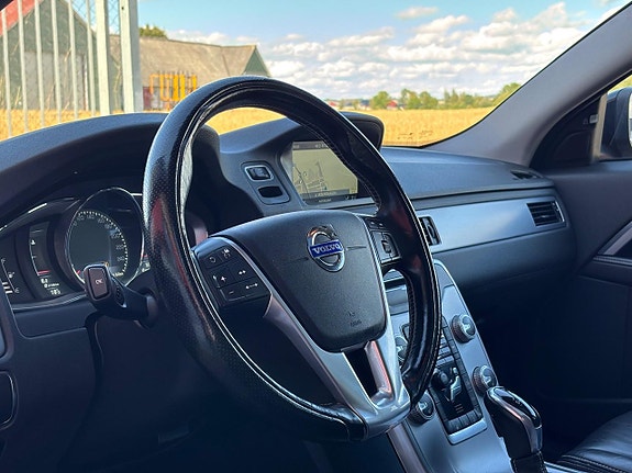 Volvo V70 8 of 30
