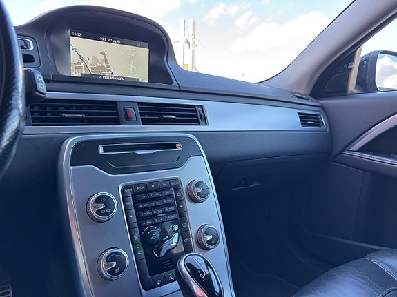Volvo V70 14 of 30