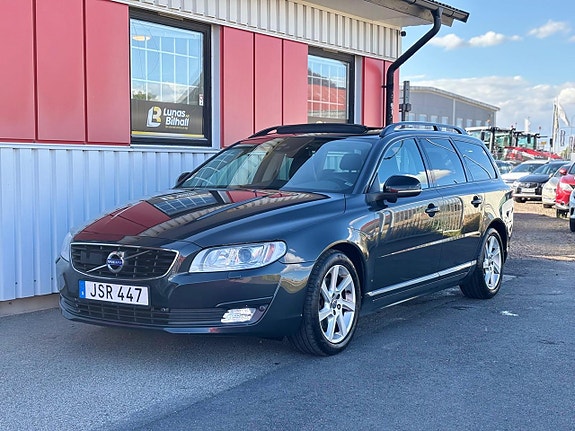 Volvo V70 2 of 30