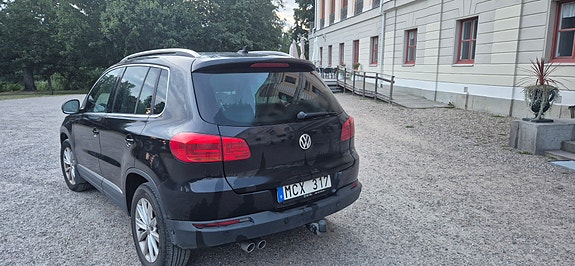 Volkswagen Tiguan 3 of 6