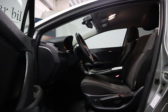 Toyota Avensis 8 of 21