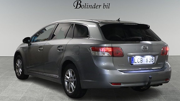 Toyota Avensis 4 of 21