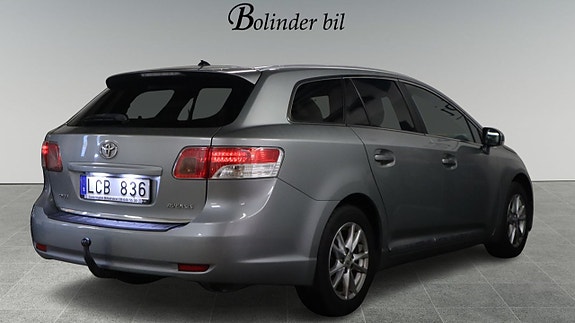 Toyota Avensis 6 of 21