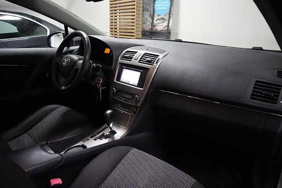 Toyota Avensis 10 of 21