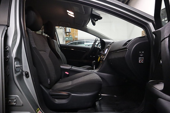 Toyota Avensis 11 of 21