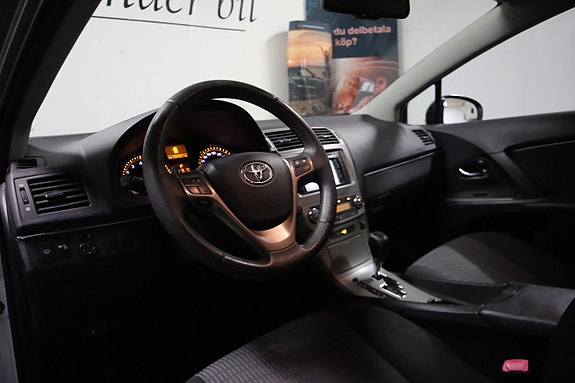 Toyota Avensis 7 of 21