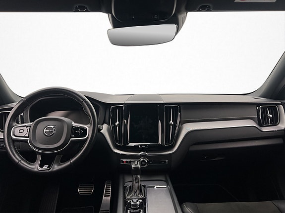 Volvo XC60 13 of 30