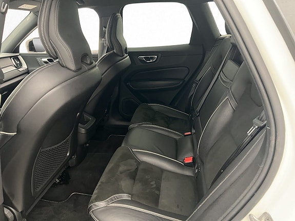 Volvo XC60 26 of 30