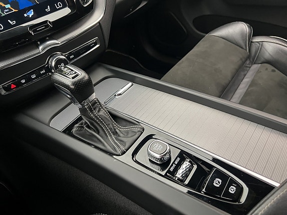 Volvo XC60 25 of 30