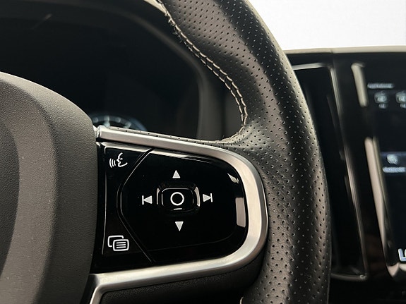 Volvo XC60 17 of 30