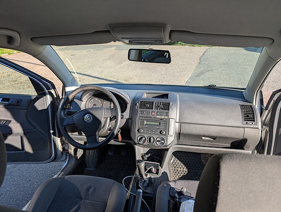 Volkswagen Polo 9 of 13