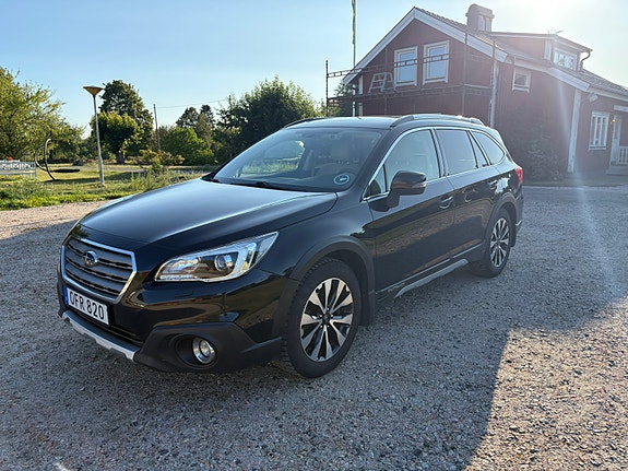 Subaru Outback 2 of 9