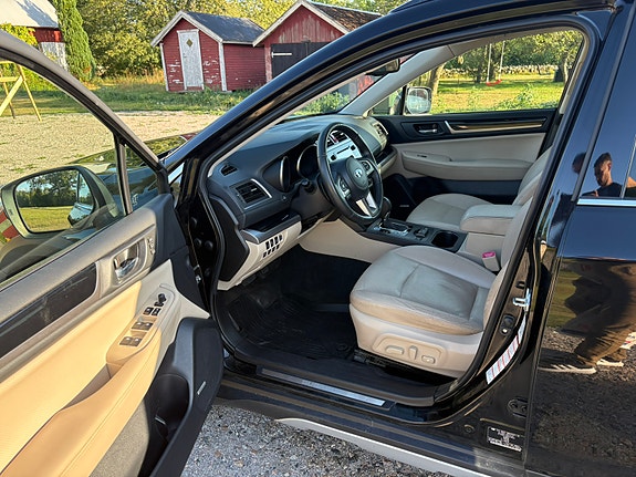 Subaru Outback 5 of 9