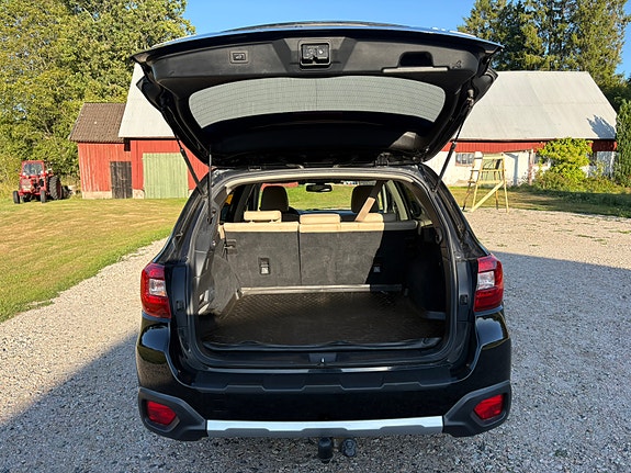 Subaru Outback 4 of 9