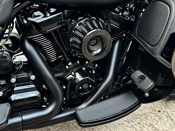 Harley-Davidson FLHTCUTG/Tri Glide Ultra 3 of 15