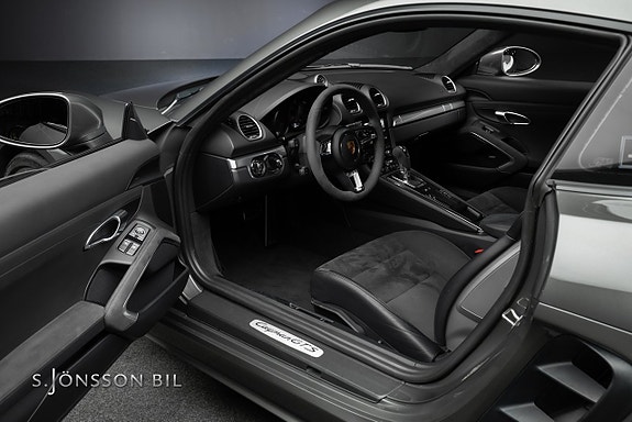 Porsche 718 Cayman GTS 8 of 17