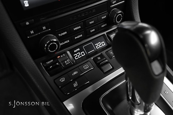 Porsche 718 Cayman GTS 15 of 17