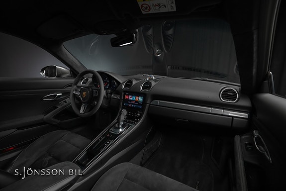 Porsche 718 Cayman GTS 13 of 17