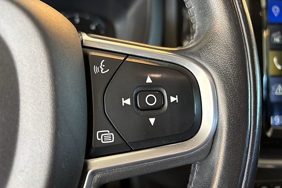 Volvo XC60 15 of 23