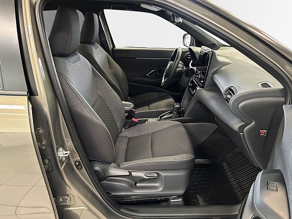 Toyota Yaris Cross 12 of 20