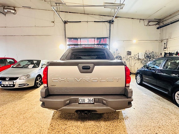 Chevrolet Avalanche 12 of 12