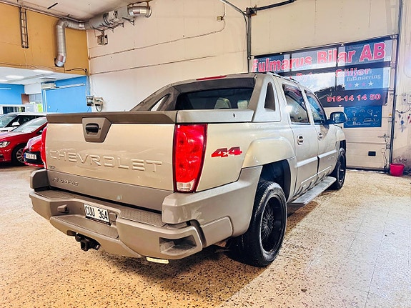 Chevrolet Avalanche 4 of 12