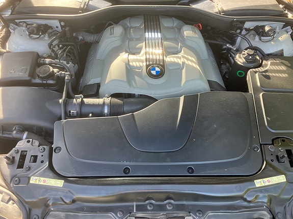 BMW 745i 5 of 6