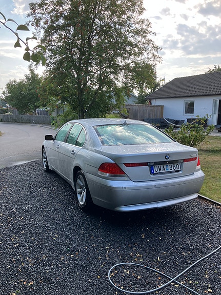 BMW 745i 2 of 6