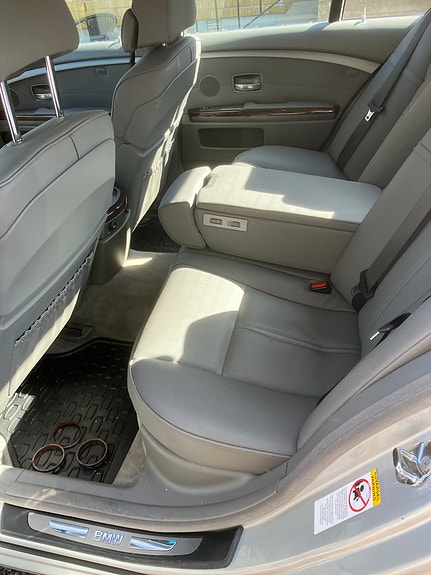 BMW 745i 3 of 6