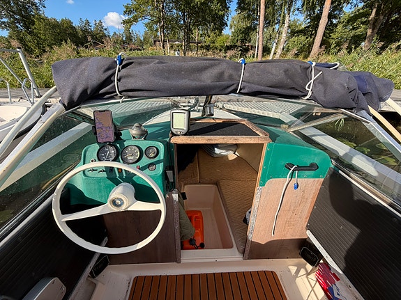 Crescent 56 DC daycruiser 6 of 8