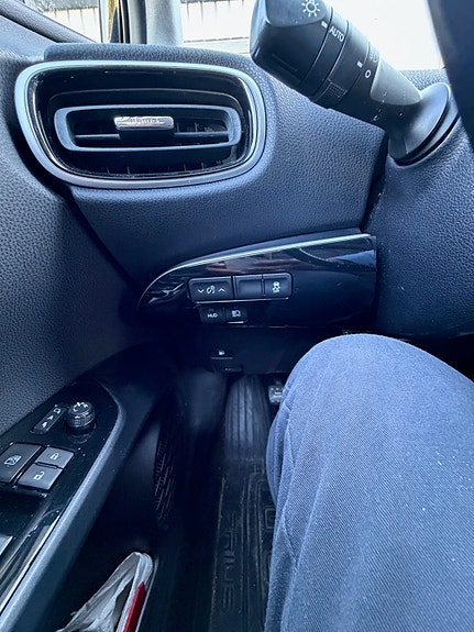 Toyota Prius 12 of 15