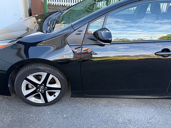 Toyota Prius 3 of 15