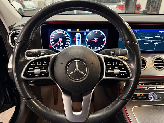 Mercedes-Benz E200 19 of 22