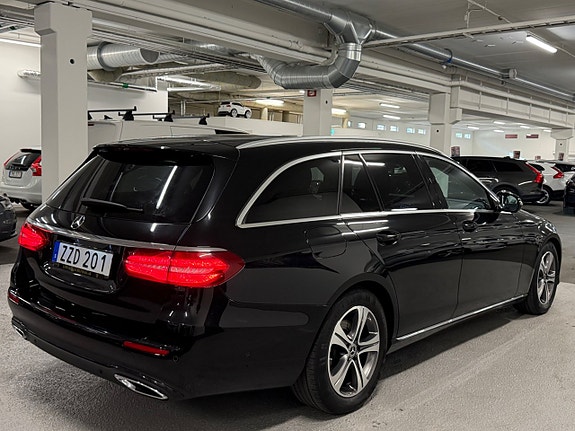 Mercedes-Benz E200 5 of 22
