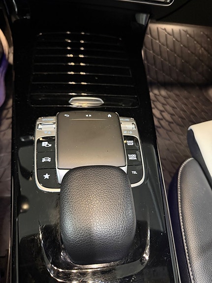 Mercedes-Benz E200 22 of 22