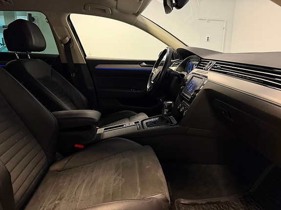 Volkswagen Passat 20 of 25