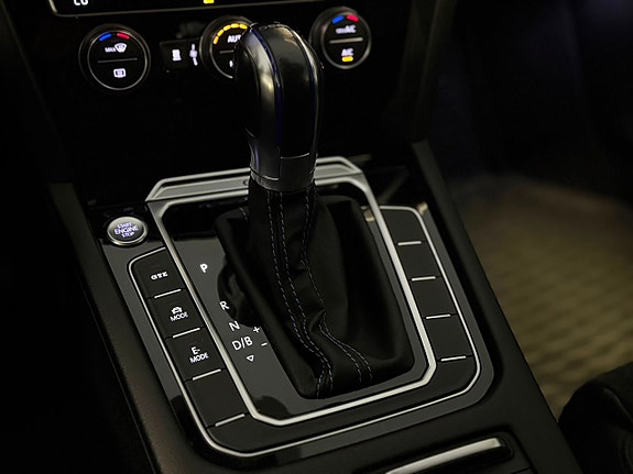 Volkswagen Passat 14 of 25