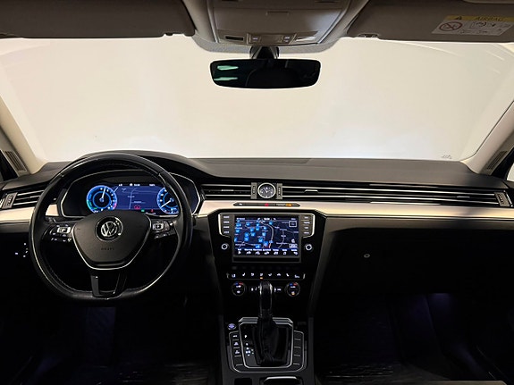 Volkswagen Passat 25 of 25