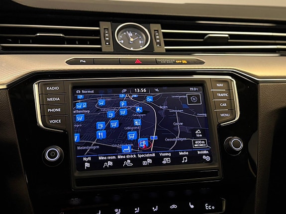 Volkswagen Passat 18 of 25