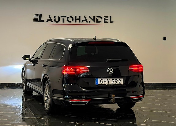 Volkswagen Passat 4 of 25